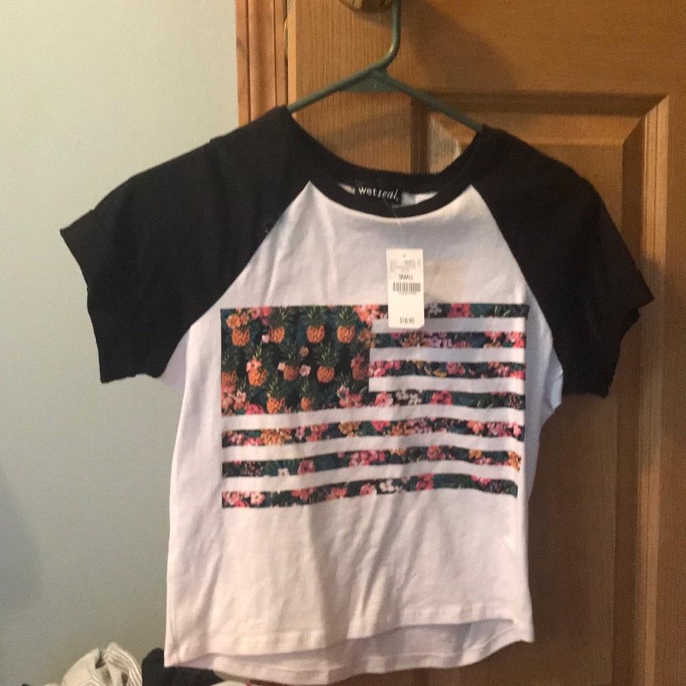 Small cropped t shirt from wet seal